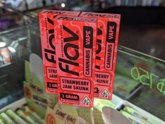 Flav Disposable Strawberry Jam Skunk 1G